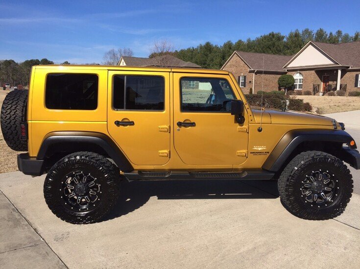 Thumbnail Photo undefined for 2012 Jeep Wrangler 4WD Sahara